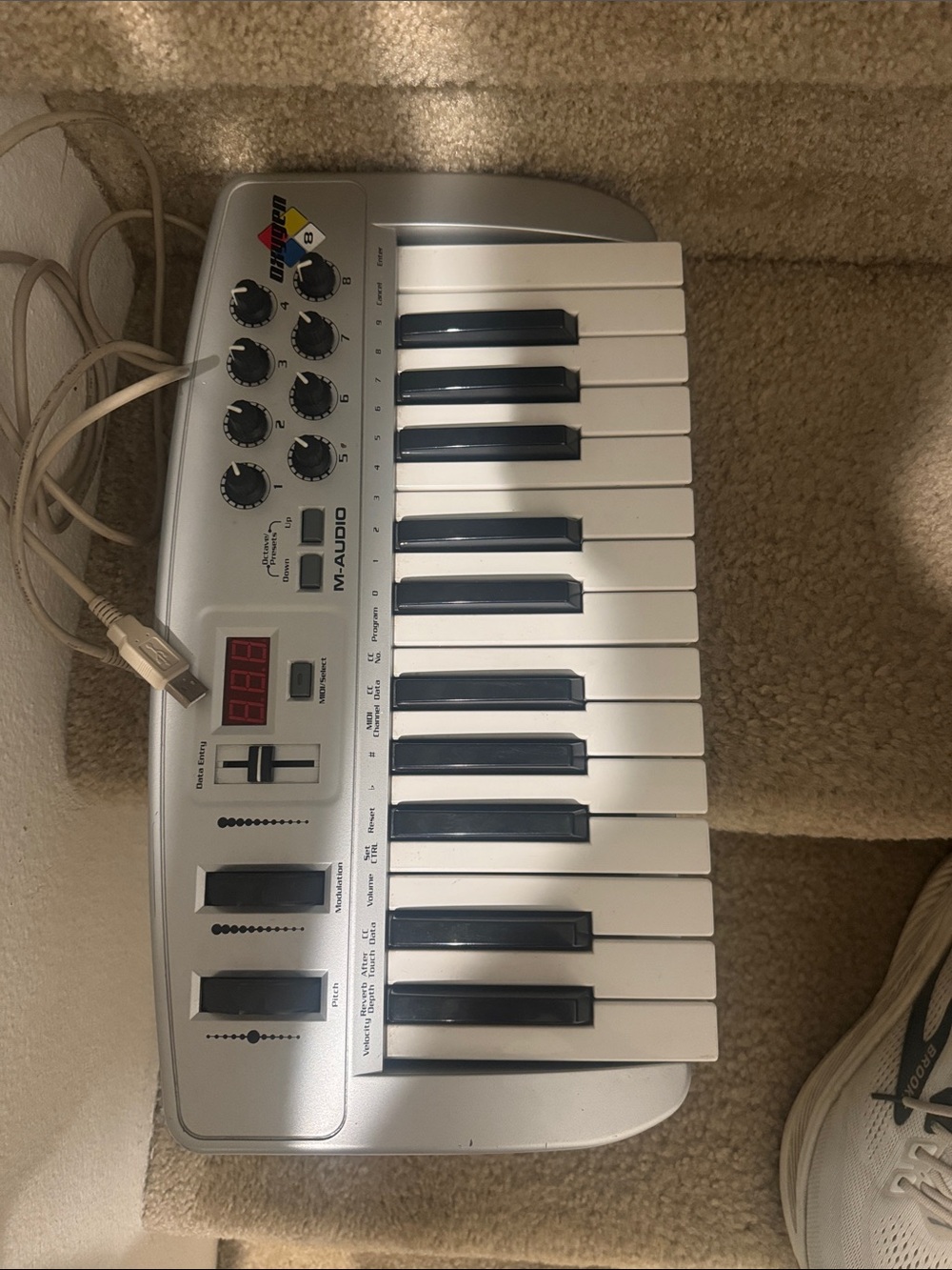 Oxygen 8 Silver MIDI Keyboard Controller - 25-Key